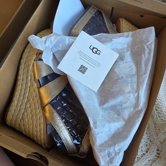 NIB UGG Women Careena Ankle-Strap Espadrille Platform Wedge Sandals Size 11 Gold - Picture 6 of 6
